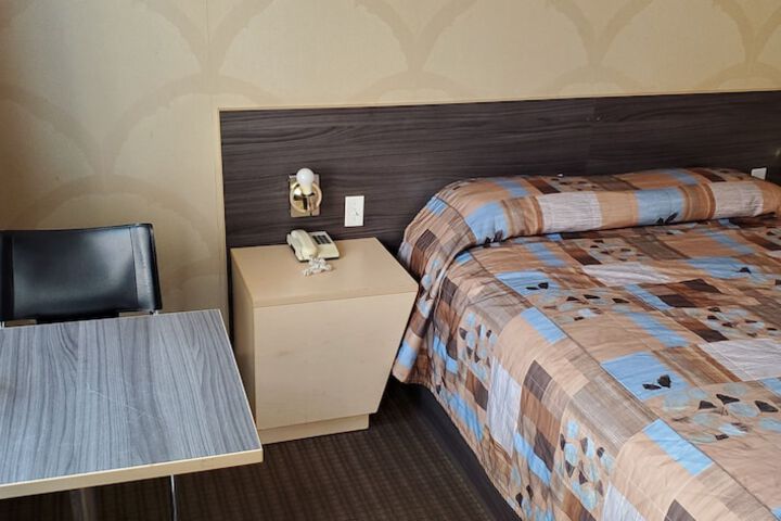Falcon Motel Brossard