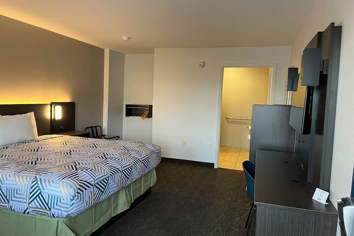 Room 29 of 33
