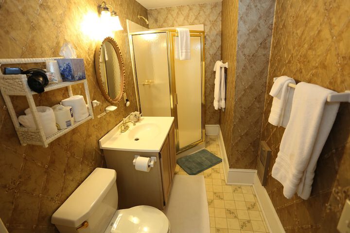 Room 26 of 33