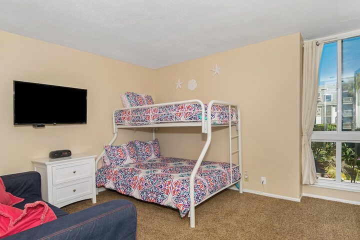 Room 9 of 26