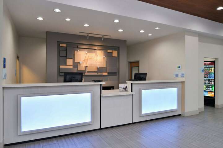 Holiday Inn Express & Suites Laplace by IHG