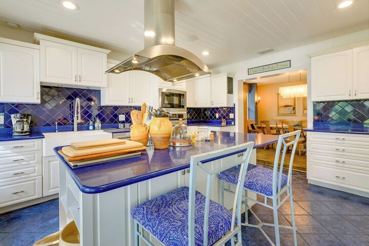 Florida Retreat w / Patio Boat Dock & Shuffleboard