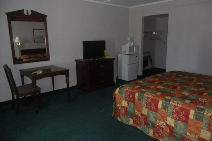 RODEWAY INN
