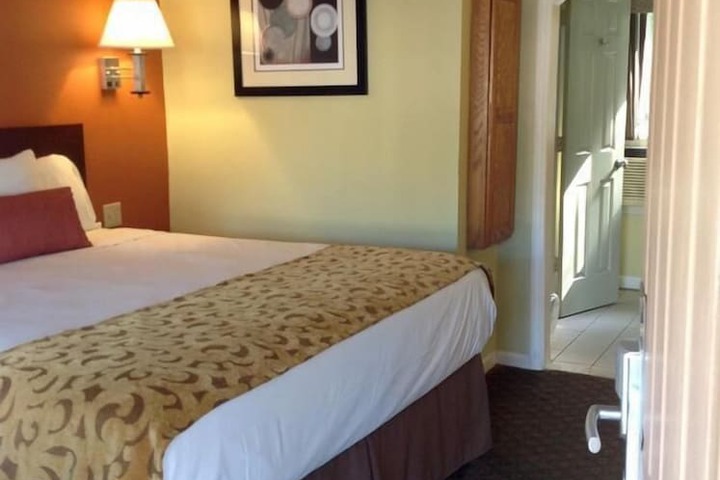 Room 15 of 24