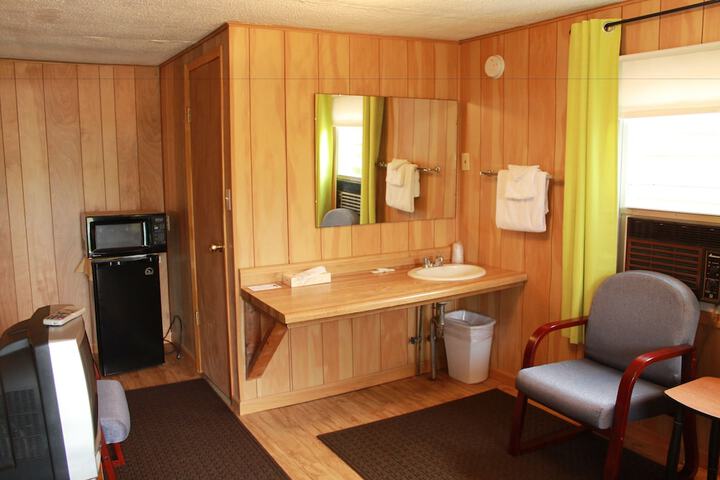 Room 47 of 80