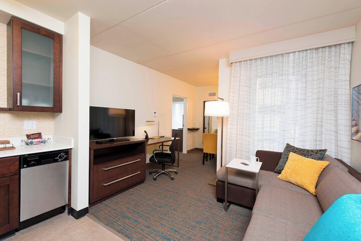 Room 33 of 53