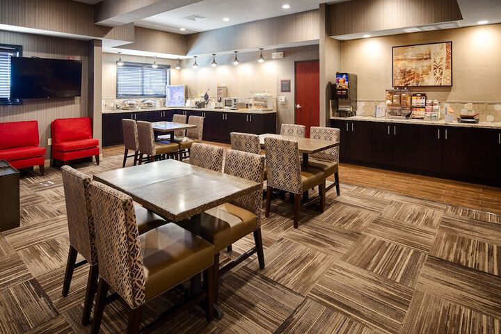 Best Western Plus Stevens County Inn