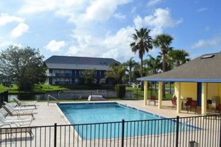 The Palmer Inn & Tennis Club