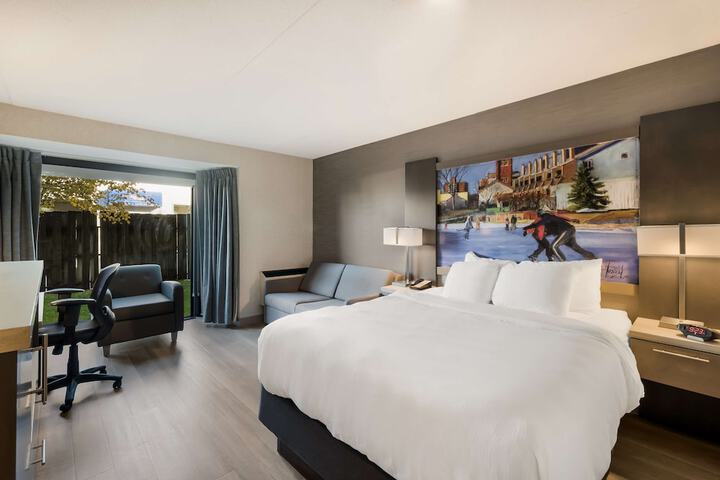 Room 17 of 34