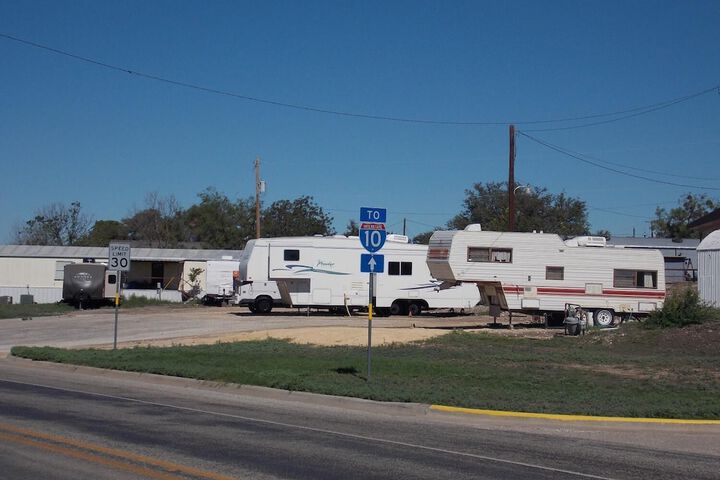 Holiday Host Motel