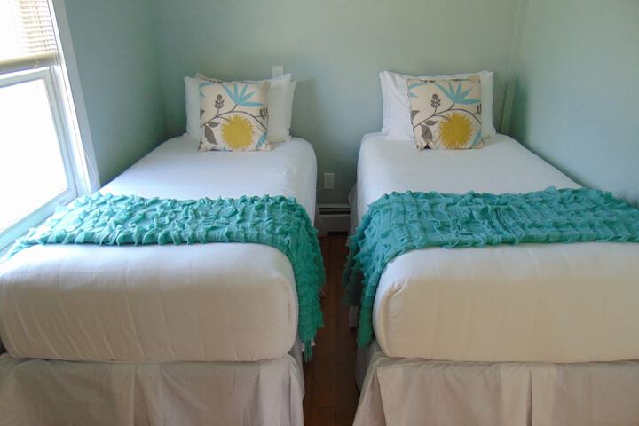 Room 47 of 106