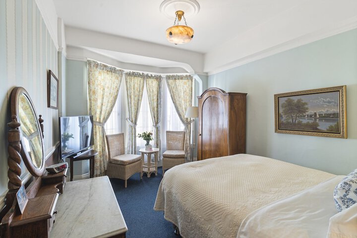 Room 20 of 38
