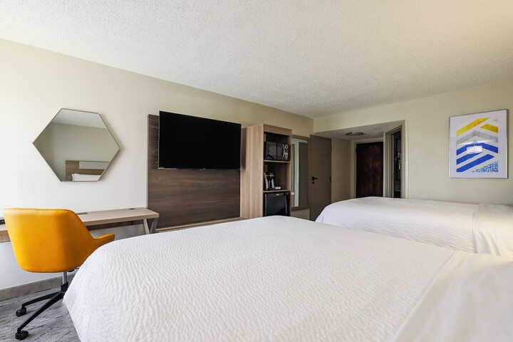 Room 32 of 78
