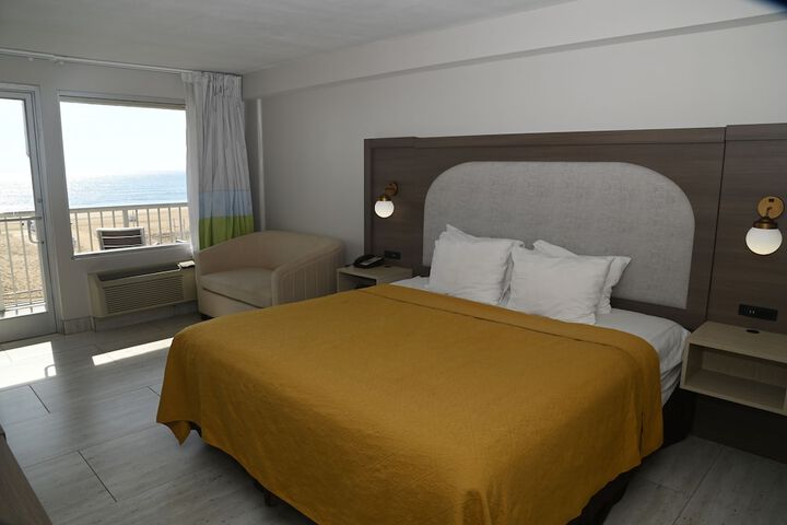 Room 34 of 67