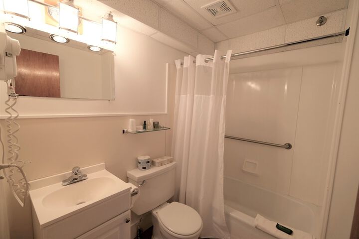 Room 70 of 247