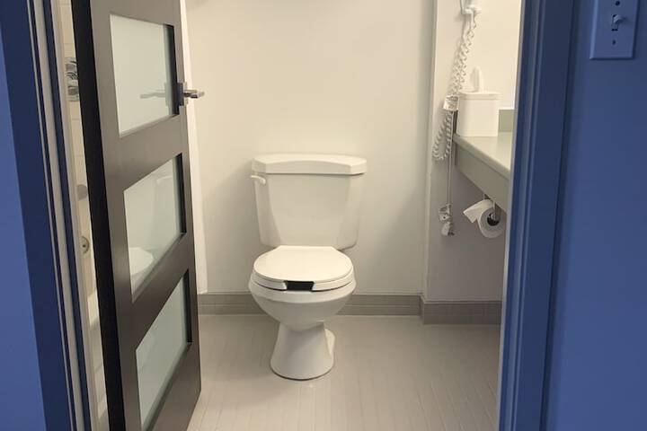 Room 16 of 22