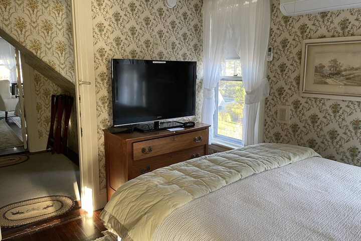 Moseley Cottage Inn & Town Motel