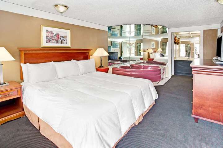 Suite 10 of 16
