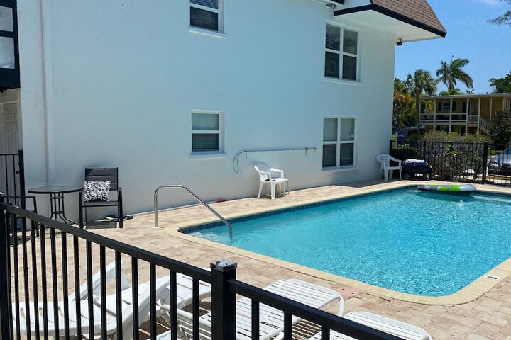Pool 24 of 290