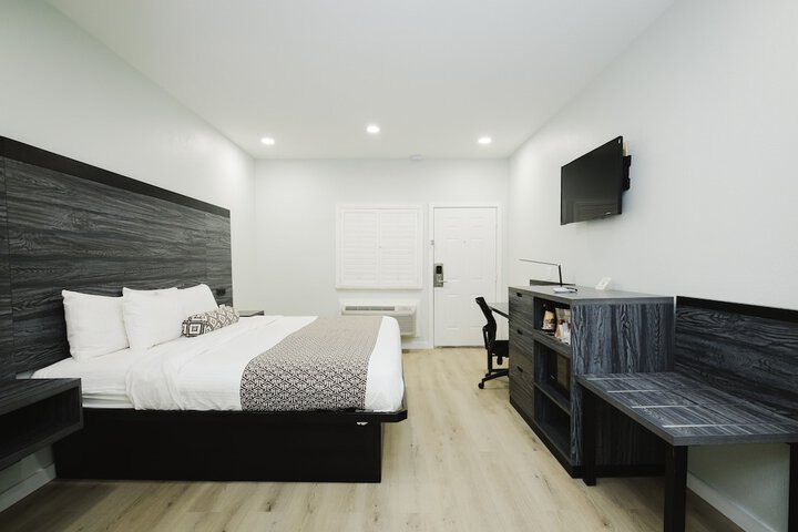 Room 34 of 70