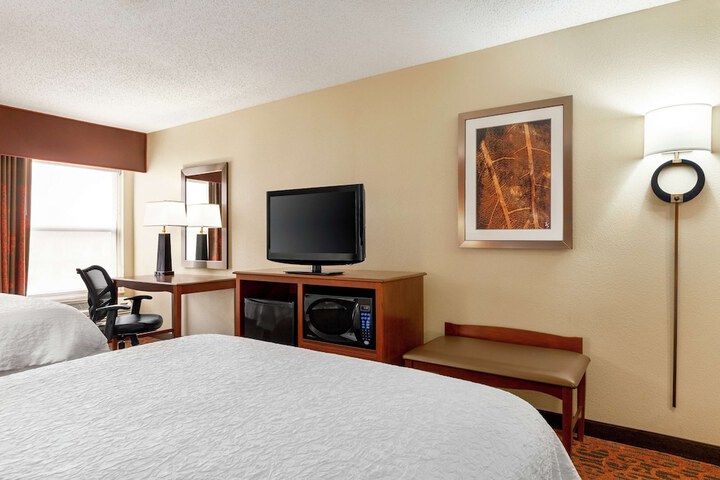 Room 6 of 27