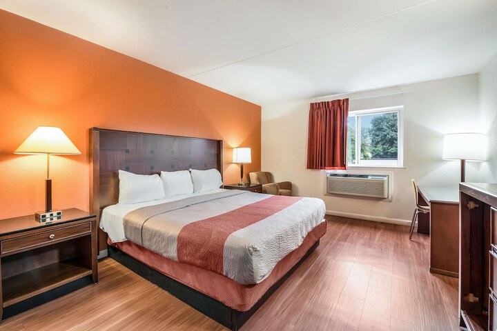 Room 26 of 32