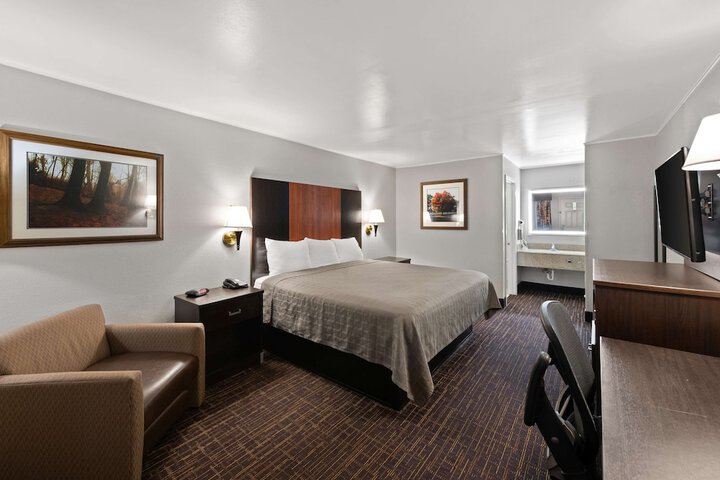 Room 21 of 29