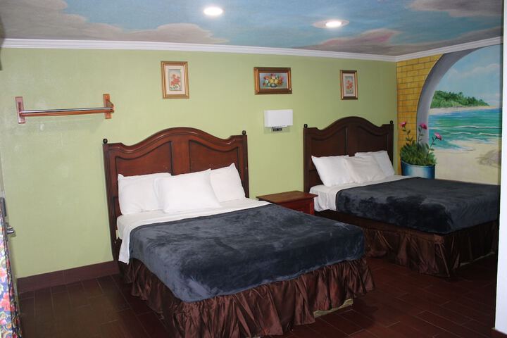 Room 25 of 69