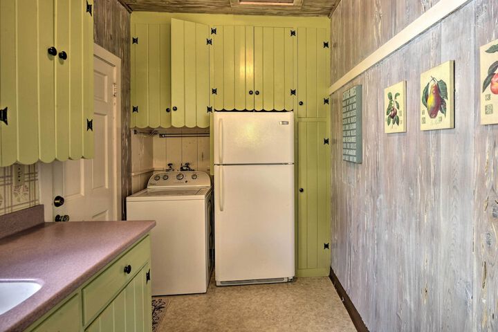 Cottage w / Private Pool - Walk to Lake Wales!