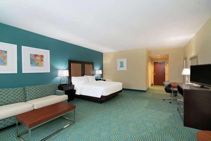 Room 14 of 32