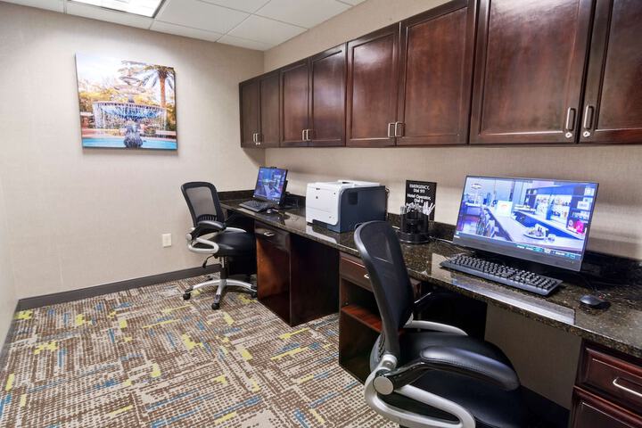 Business Center 37 of 37