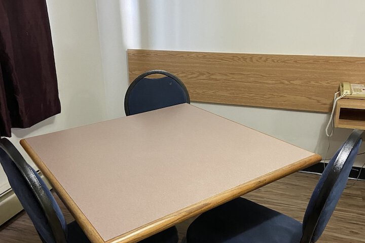 Room 19 of 38