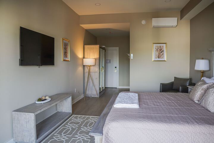 Room 16 of 30