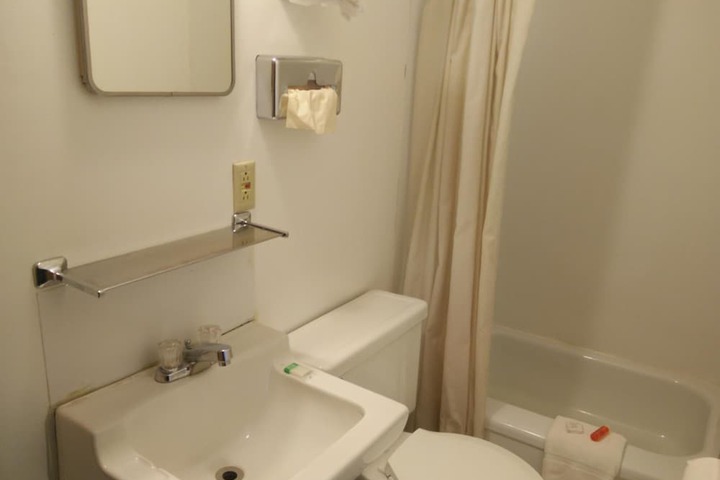 Room 11 of 45