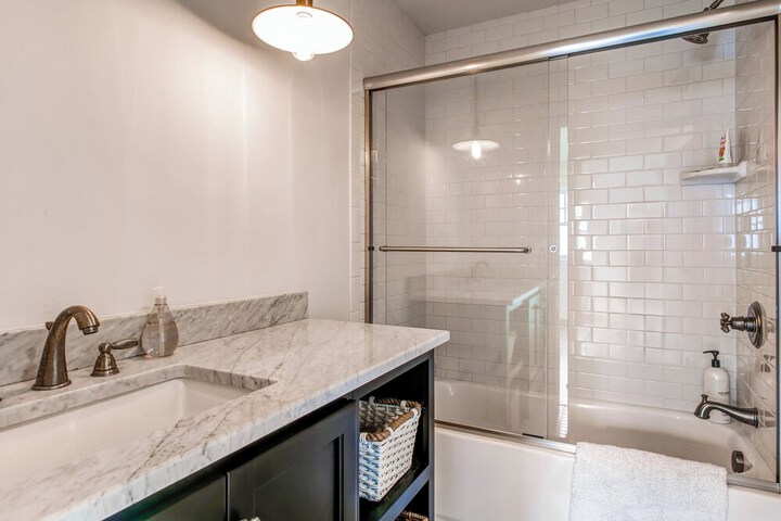 Modern Gearhart Getaway Walk to Beach & Downtown!