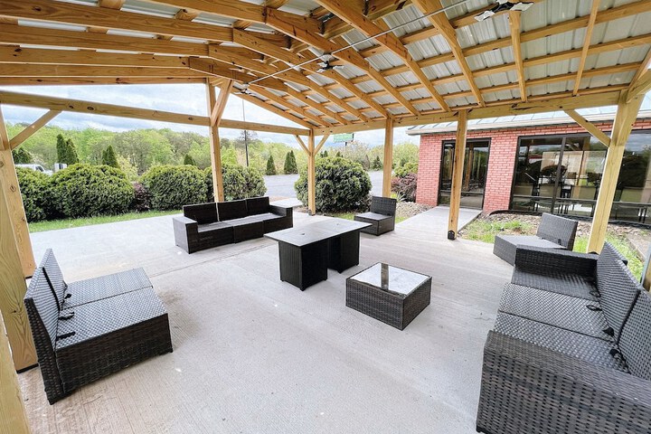 Terrace/Patio 30 of 32