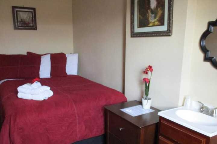Room 33 of 38