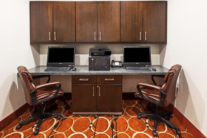 Business Center 31 of 31