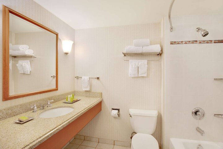 Hilton Seattle Airport & Conference Center