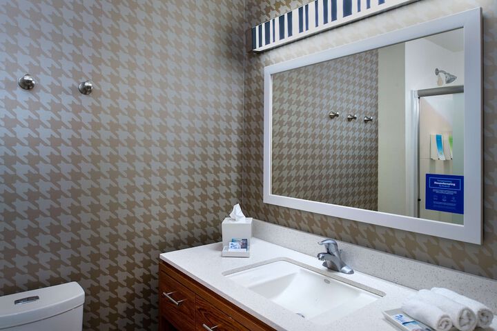Room 23 of 48
