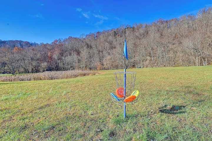 Secluded Retreat: Bbq Lawn Games, & Fire Pit!