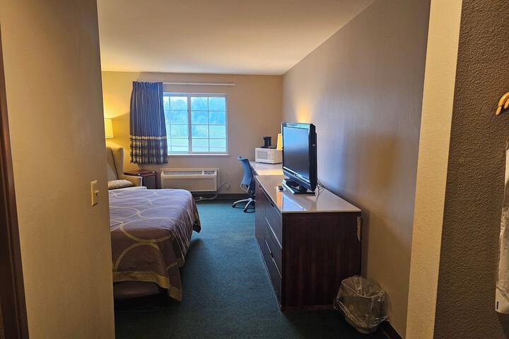 Room 22 of 49