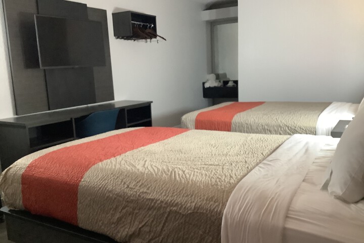 Room 14 of 44