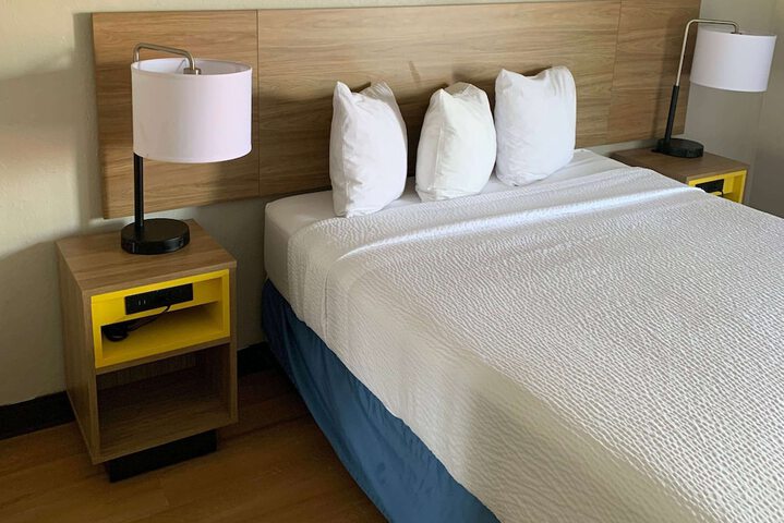 Room 48 of 65