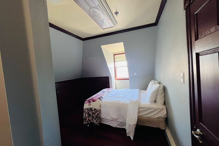 Room 41 of 71