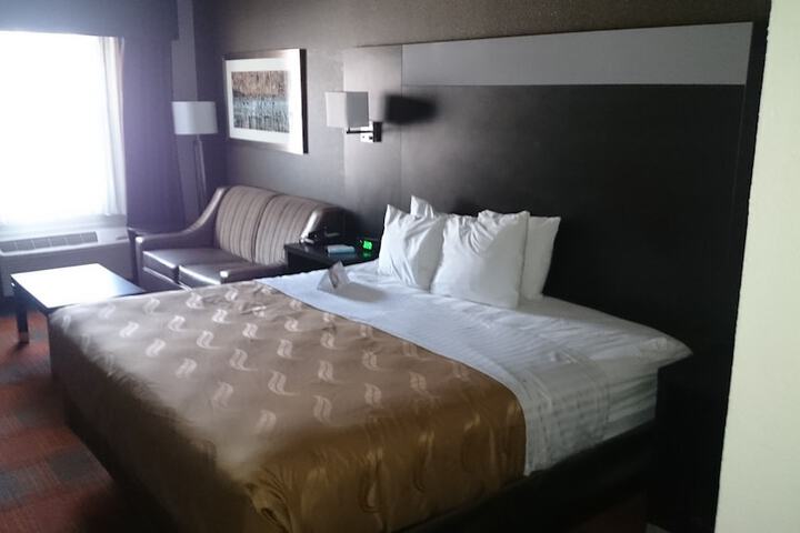 Room 27 of 62