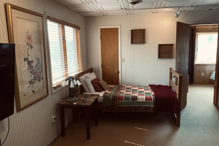 The Iris Garden Downtown Cottages and Suites