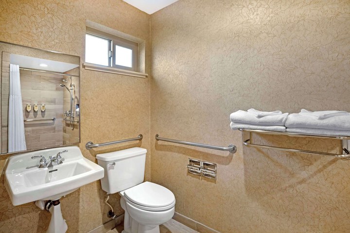 Best Western Plus Black Oak