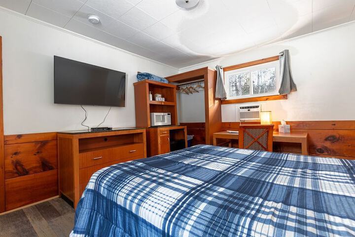Room 13 of 21
