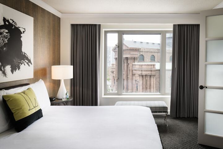 The Logan Philadelphia Curio Collection by Hilton